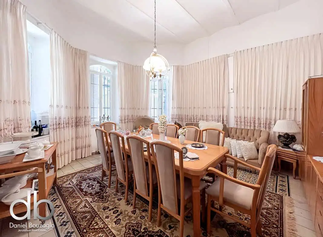 Heleny.Hamalkah.4br.Arab.house