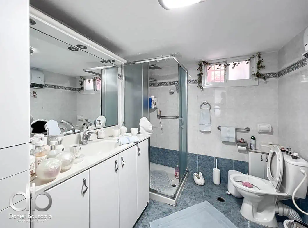 Heleny.Hamalkah.4br.Arab.house