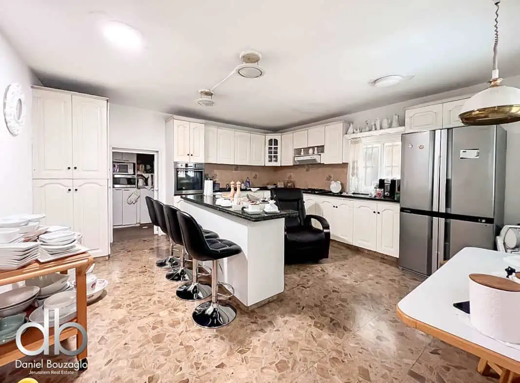 Heleny.Hamalkah.4br.Arab.house