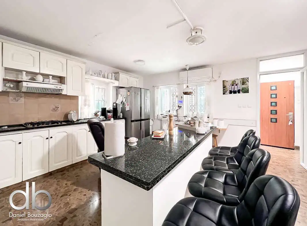 Heleny.Hamalkah.4br.Arab.house