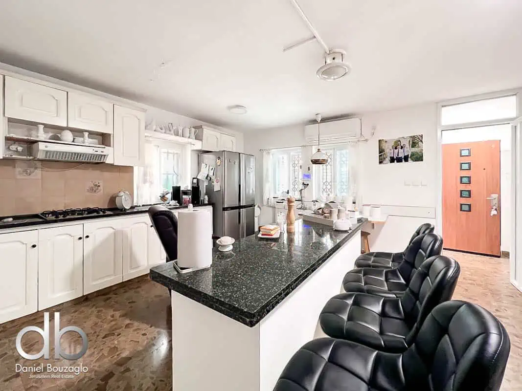 Heleny.Hamalkah.4br.Arab.house