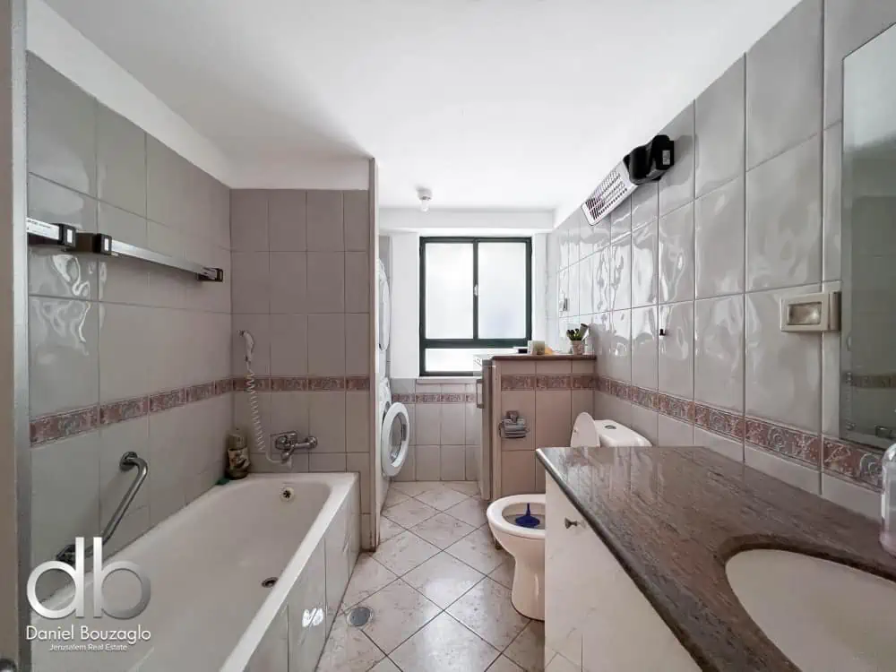 UziaStreet.GreeK.Colony.4br (9) UziaStreet.GreeK.Colony.4br