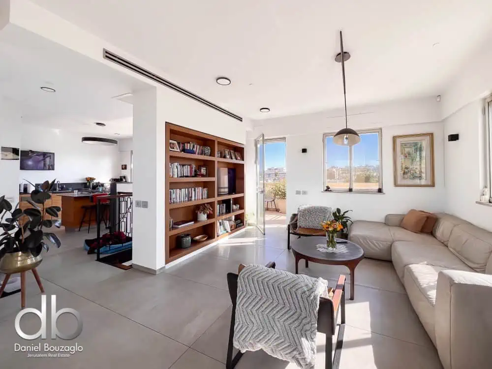 Baka , Penthouse duplex for sale