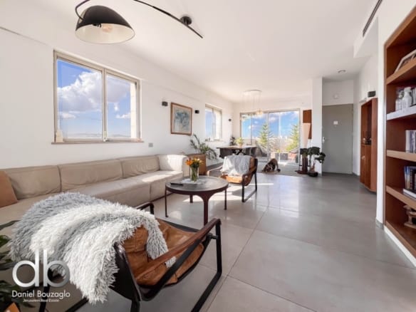 Baka , Penthouse duplex for sale