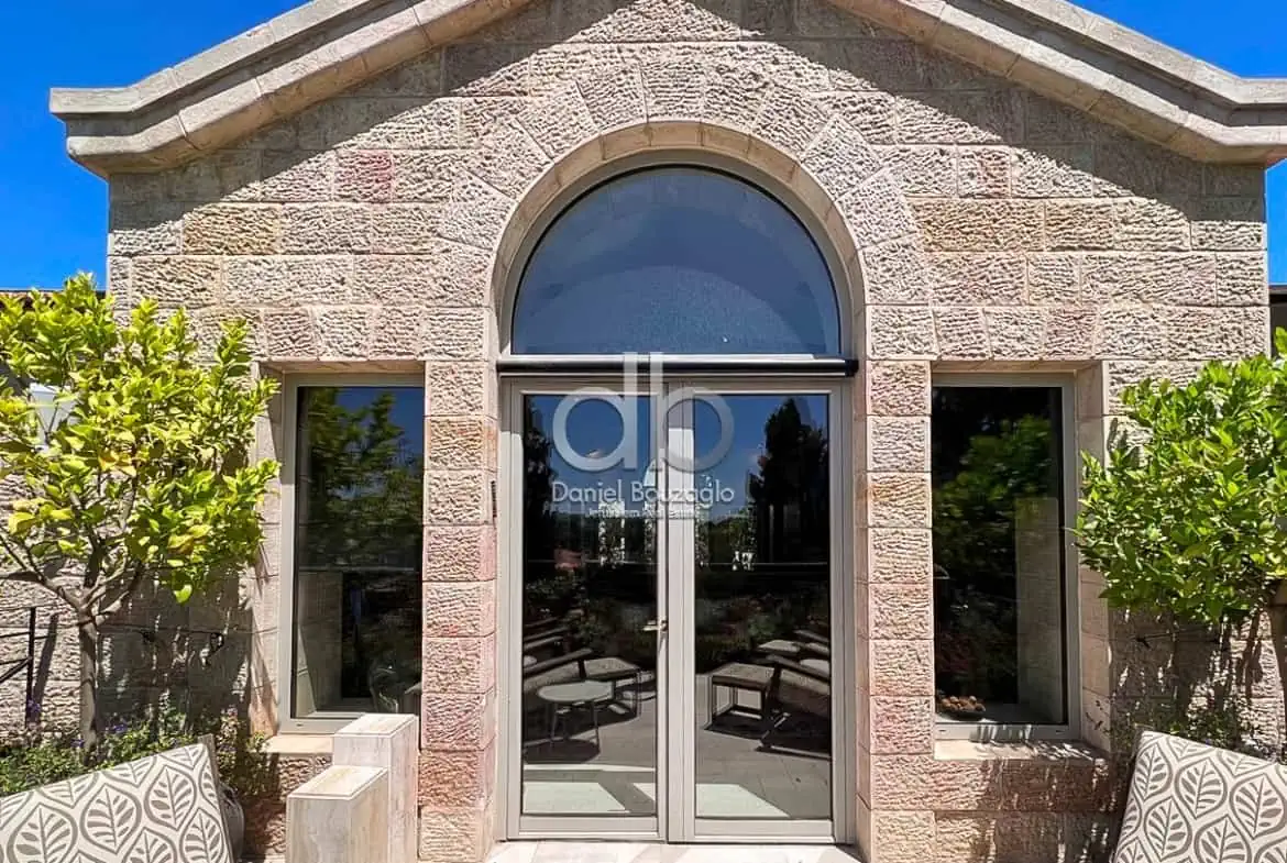 Luxury.Duplex.Penthouse.German Colony