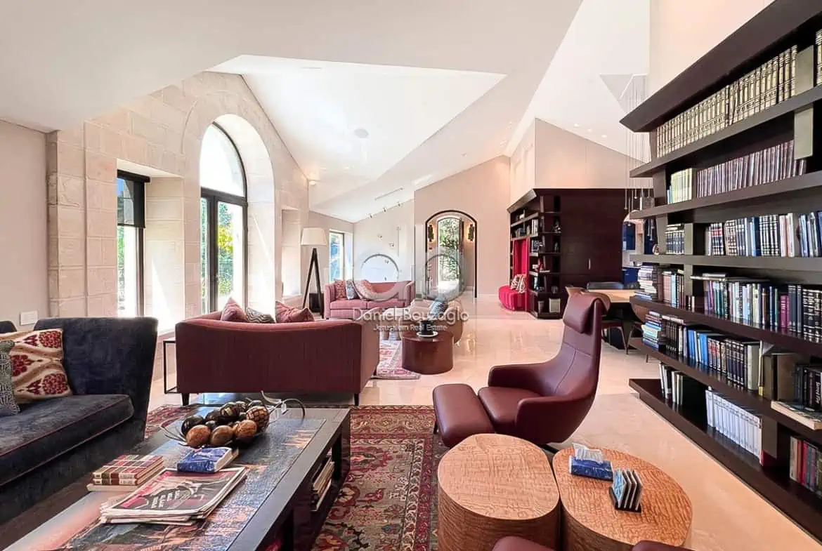 Luxury.Duplex.Penthouse.German Colony