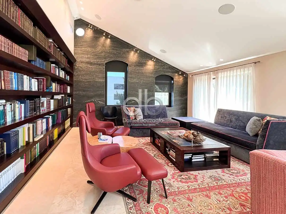 Luxury.Duplex.Penthouse.German Colony
