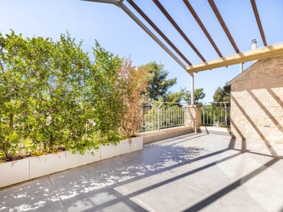 Oversized penthouse in Baka for sale
