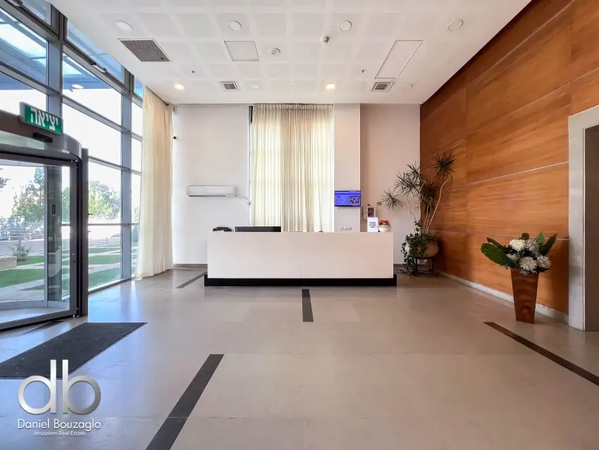 Holyland tower 3br resale Jerusalem 20
