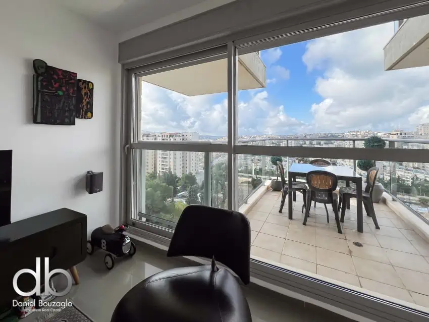 Holyland tower 3br resale Jerusalem 20