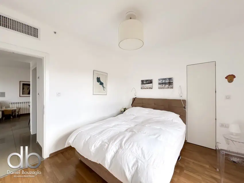 Holyland tower 3br resale Jerusalem 20
