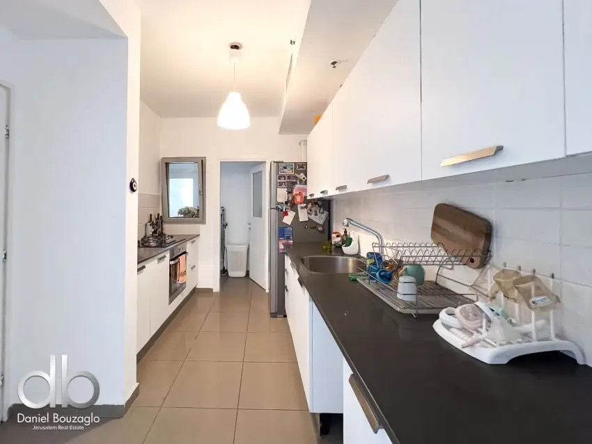 Holyland tower 3br resale Jerusalem 20