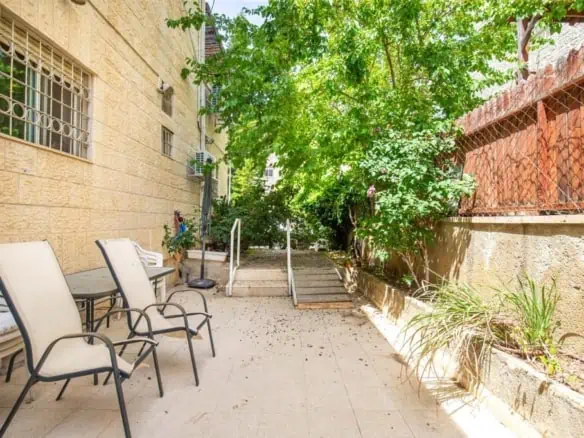 דירת גן צדקיהו המלך בקעה