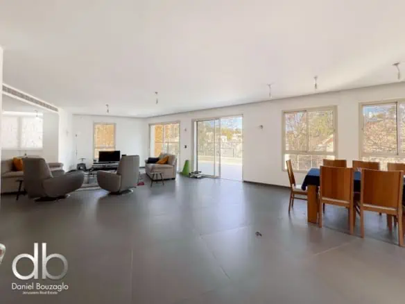 205sqm one level apt for sale old katamon