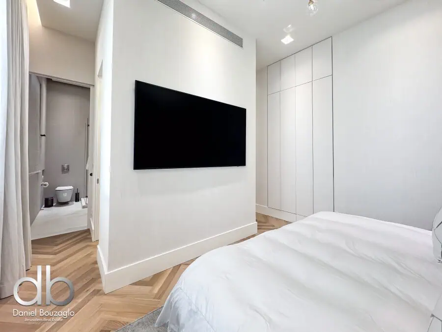 Baka Luxury 300 sqm garden apartment for sale