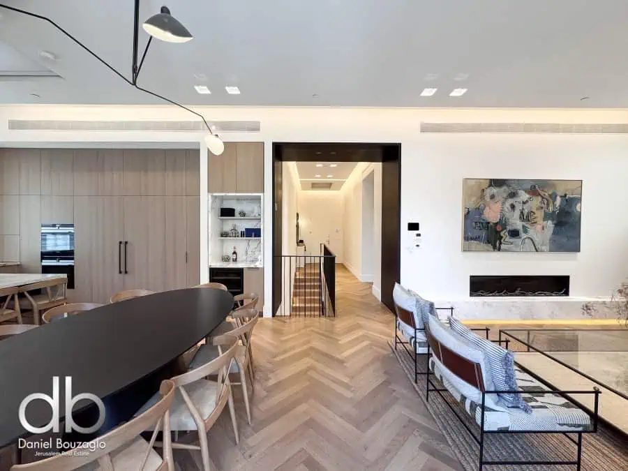 Baka Luxury 300 sqm garden apartment for sale