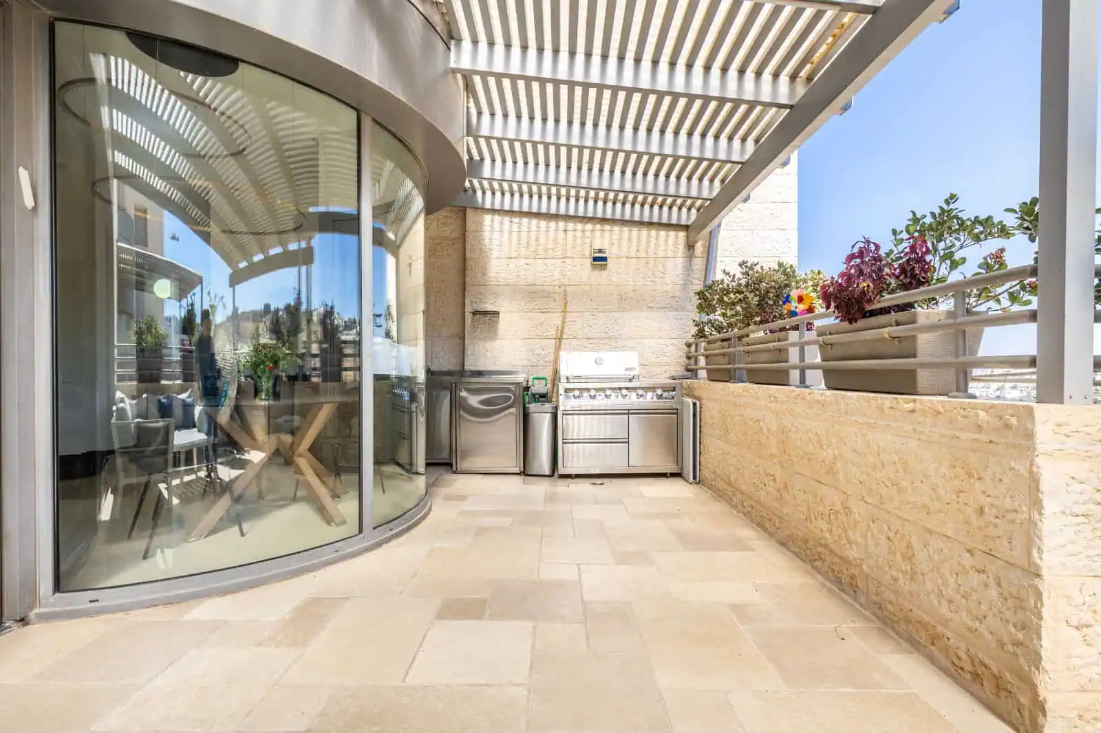 Penthouse for sale on Gershon Avner street
