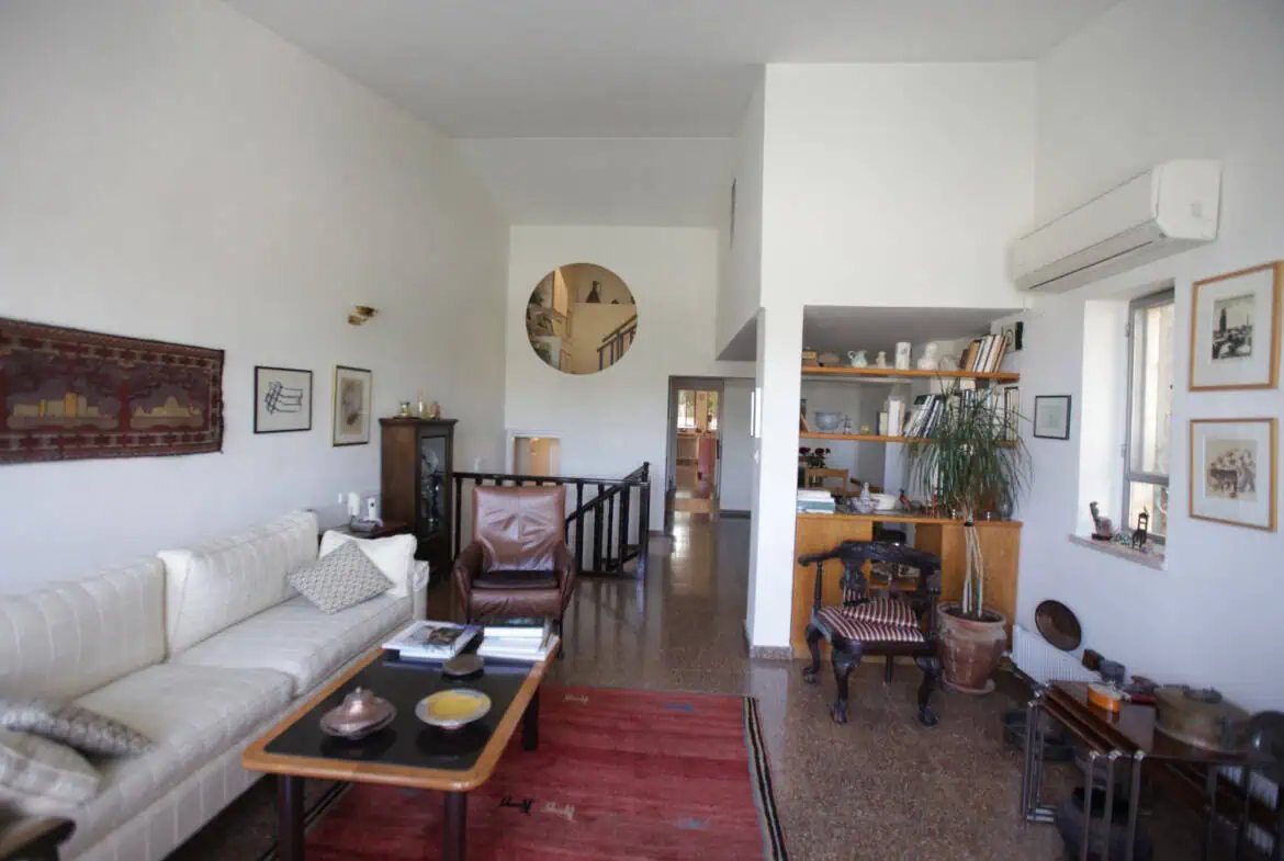 TUra street Yemin Moshe house for sale