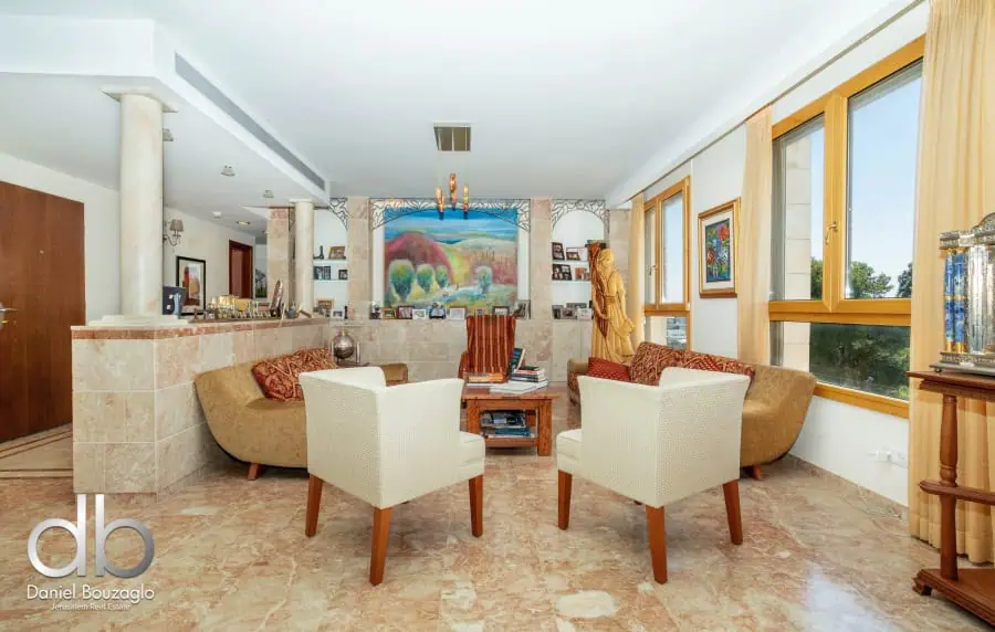 401 sqm apartment in Talbieh