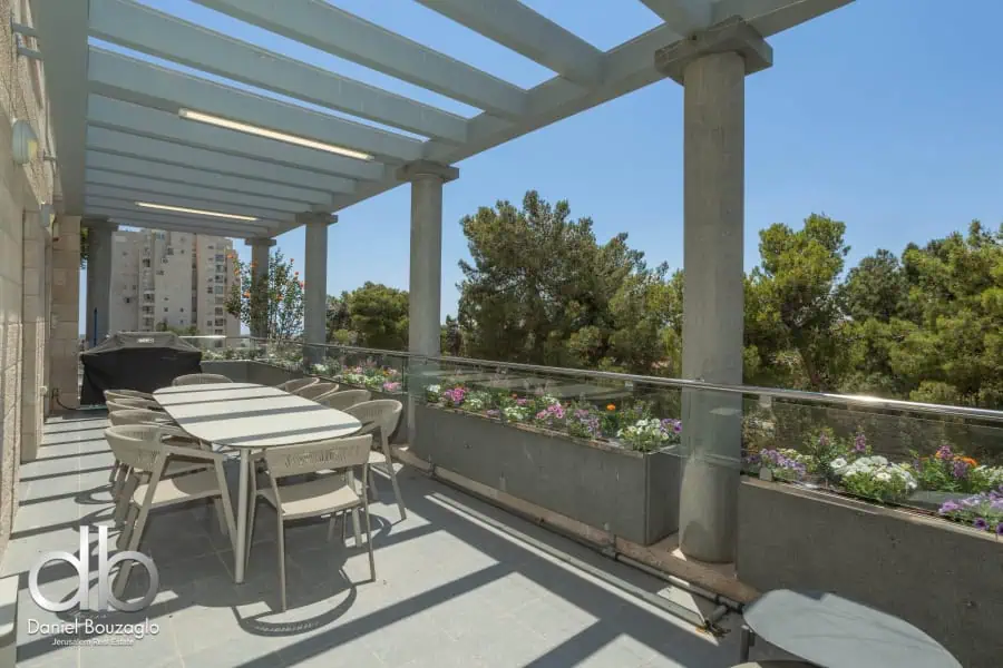 401 sqm apartment in Talbieh