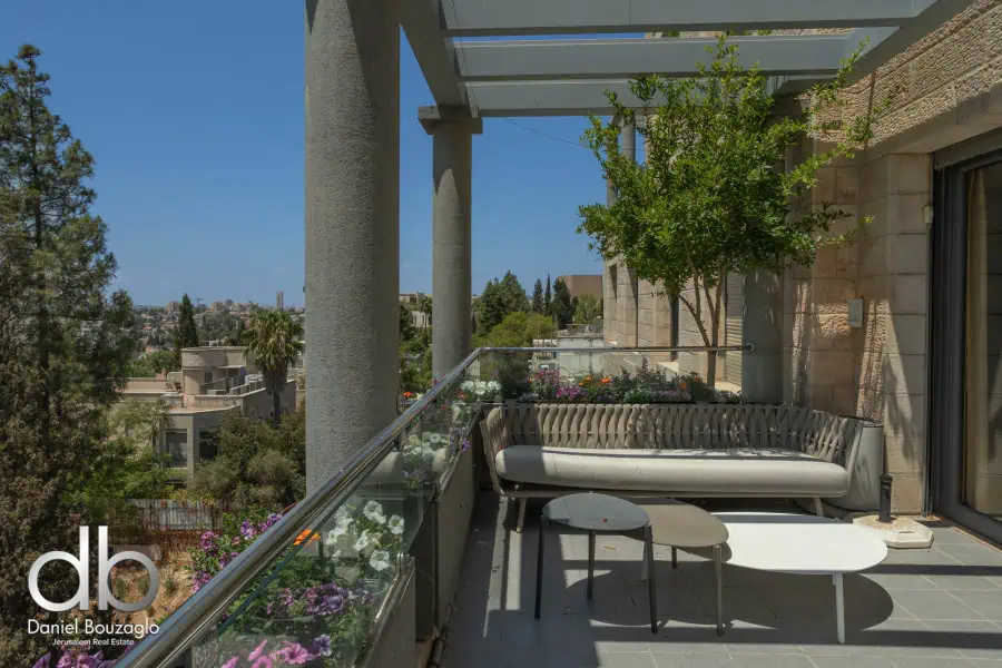 401 sqm apartment in Talbieh