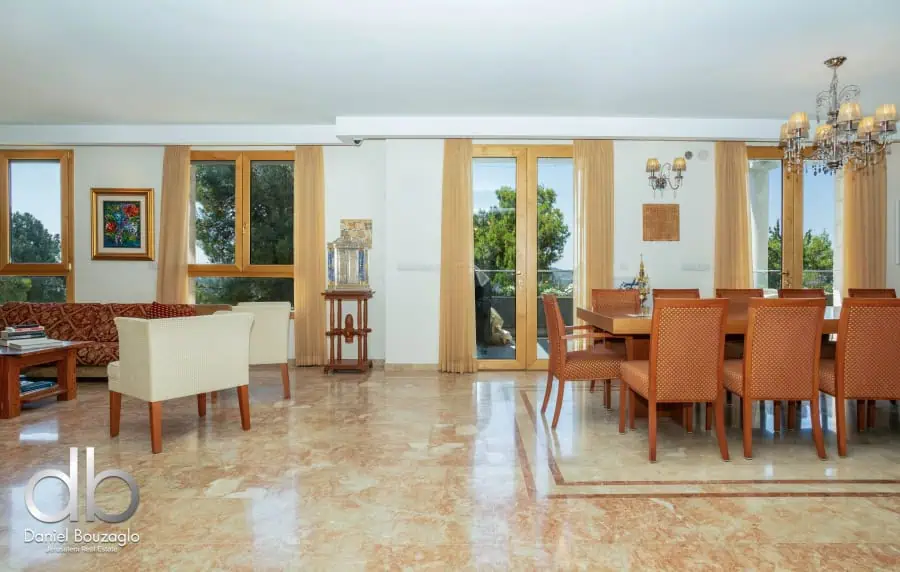401 sqm apartment in Talbieh