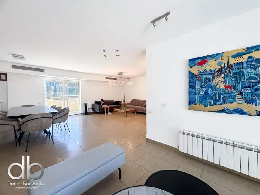 Emek Reffaim penthouse for rent