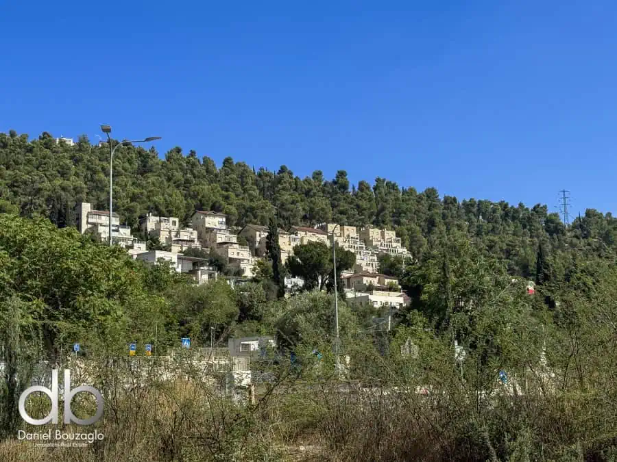 תמונות של נדלן ברמת מוצא ירושלים