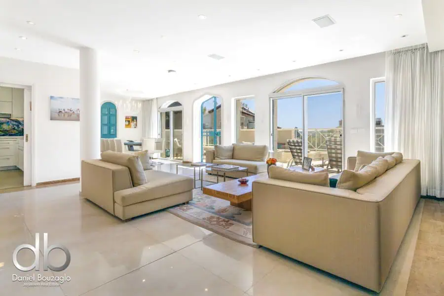 Hamaztor street - Old Katamon penthouse