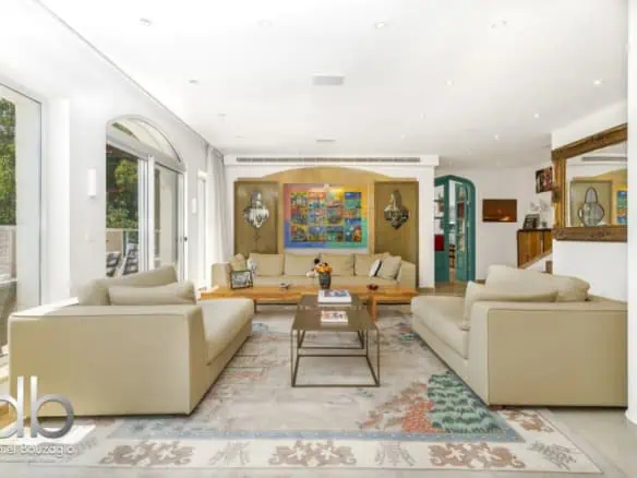 Hamaztor street - Old Katamon penthouse