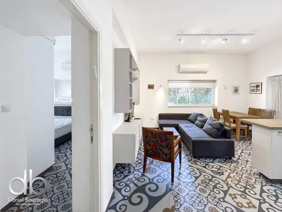 Jerusalem city center 2br garden apt