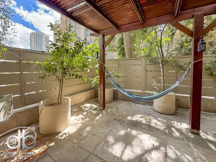 Jerusalem city center 2br garden apt