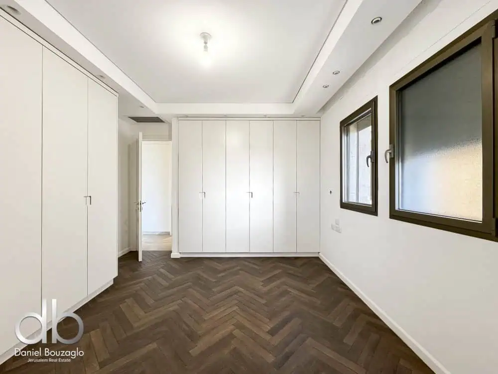 David Crown large 2bedrooms for sale