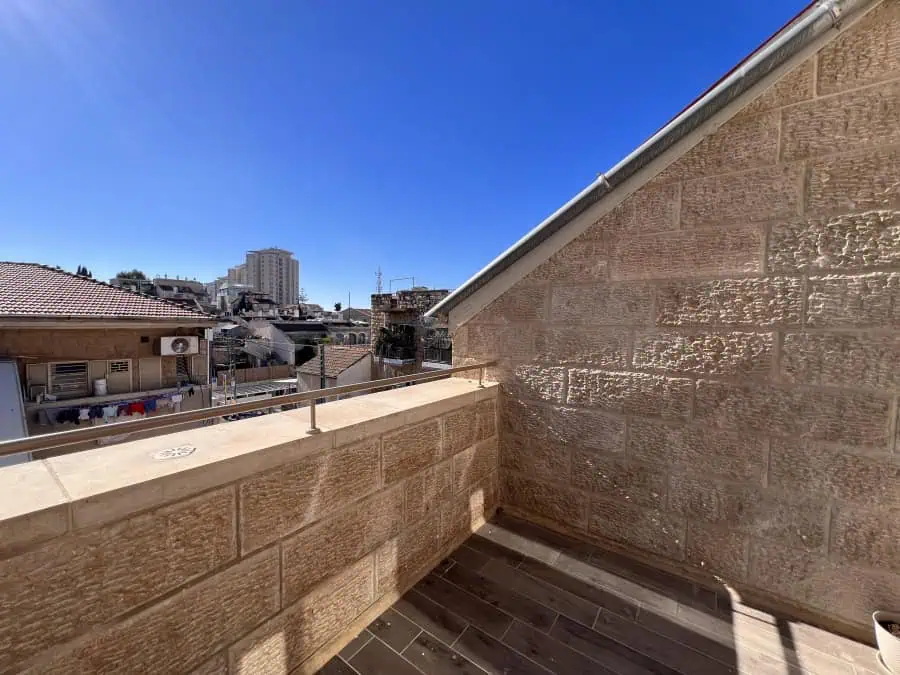 Even Sapit street Nachalat Achim rental 31