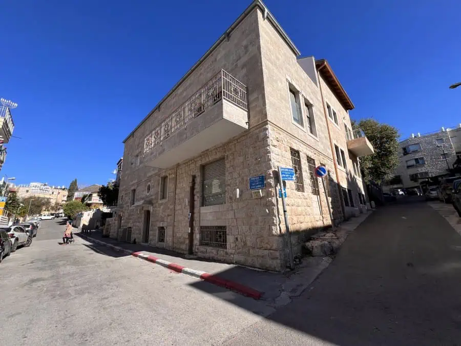Even Sapit street Nachalat Achim rental 4