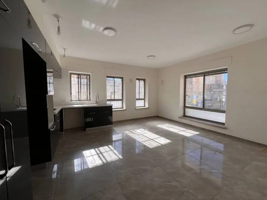 Even Sapit street Nachalat Achim rental 6