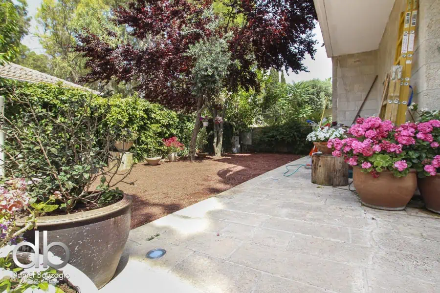 Greek Colony - semi detached house for sale Jerusalem