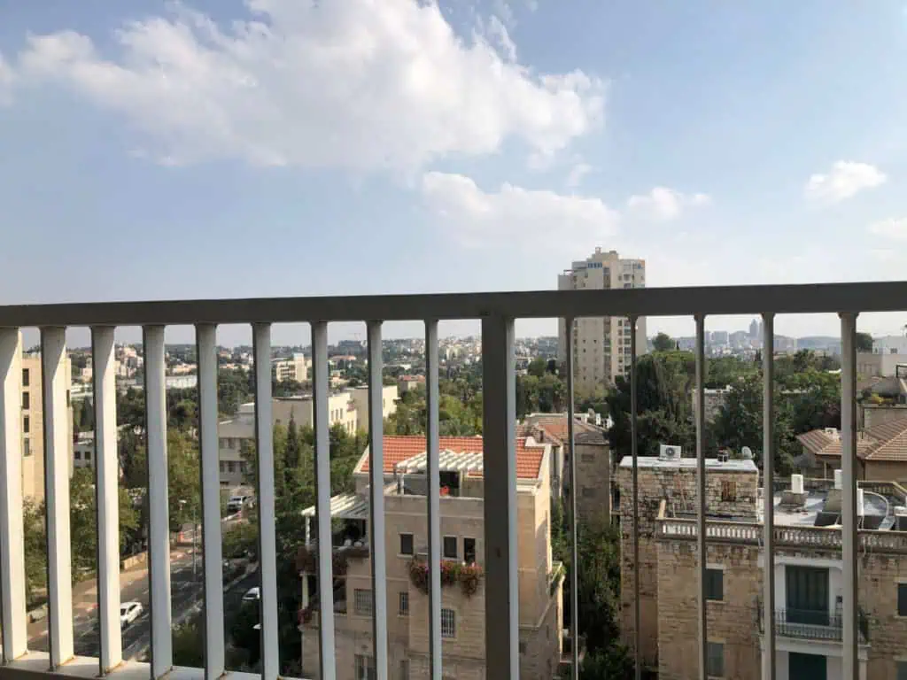 Zeev Jabotinsky Jerusalem 3.5 rooms for rent