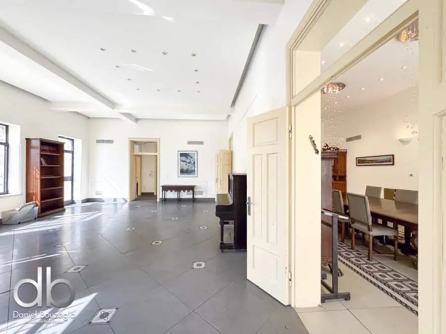 Talbieh large 300sqm apt in an Arab style house