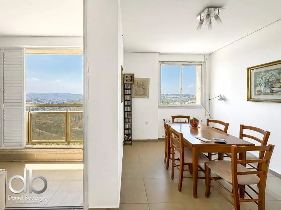 Wolfson tower oversized 3 bedrooms for sale