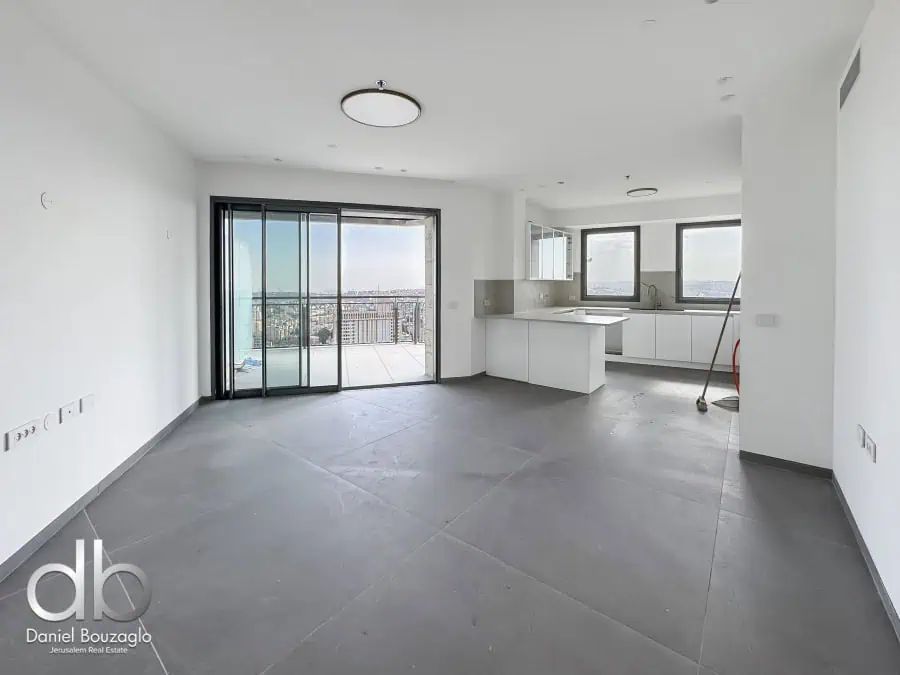 Jerusalem Spirit 3br for sale high floor 119sqm