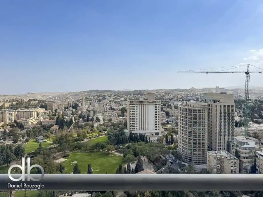 Jerusalem Spirit 3br for sale high floor 119sqm