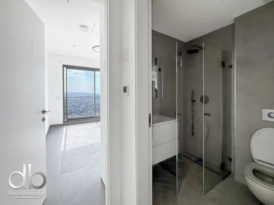 Jerusalem Spirit 3br for sale high floor 119sqm