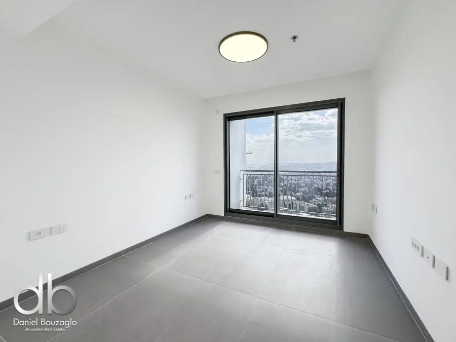 Jerusalem Spirit 3br for sale high floor 119sqm
