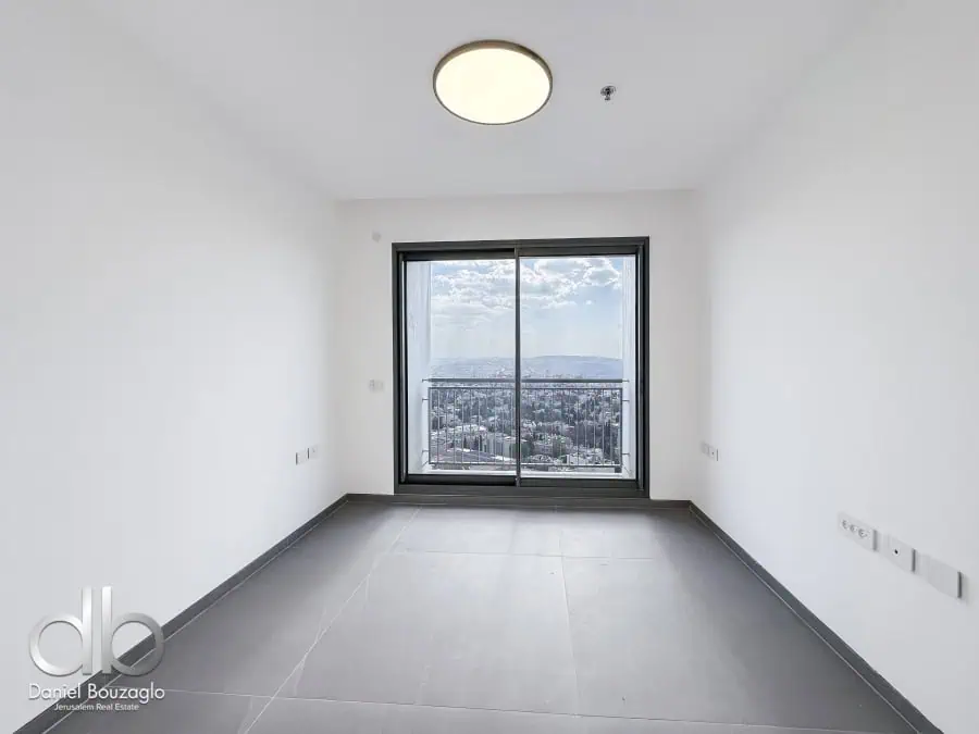 Jerusalem Spirit 3br for sale high floor 119sqm