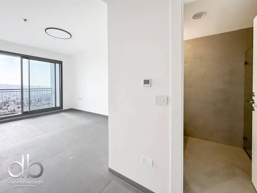 Jerusalem Spirit 3br for sale high floor 119sqm
