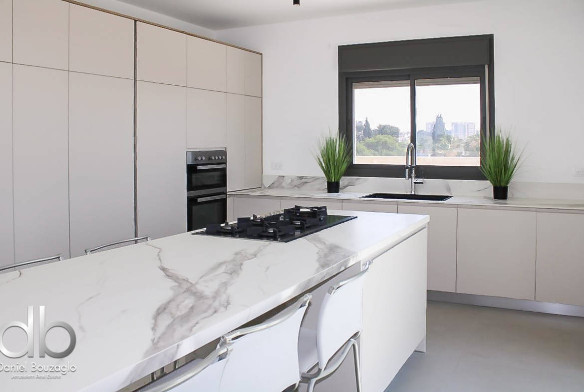 Walter Abeles penthouse Arnona edge baka