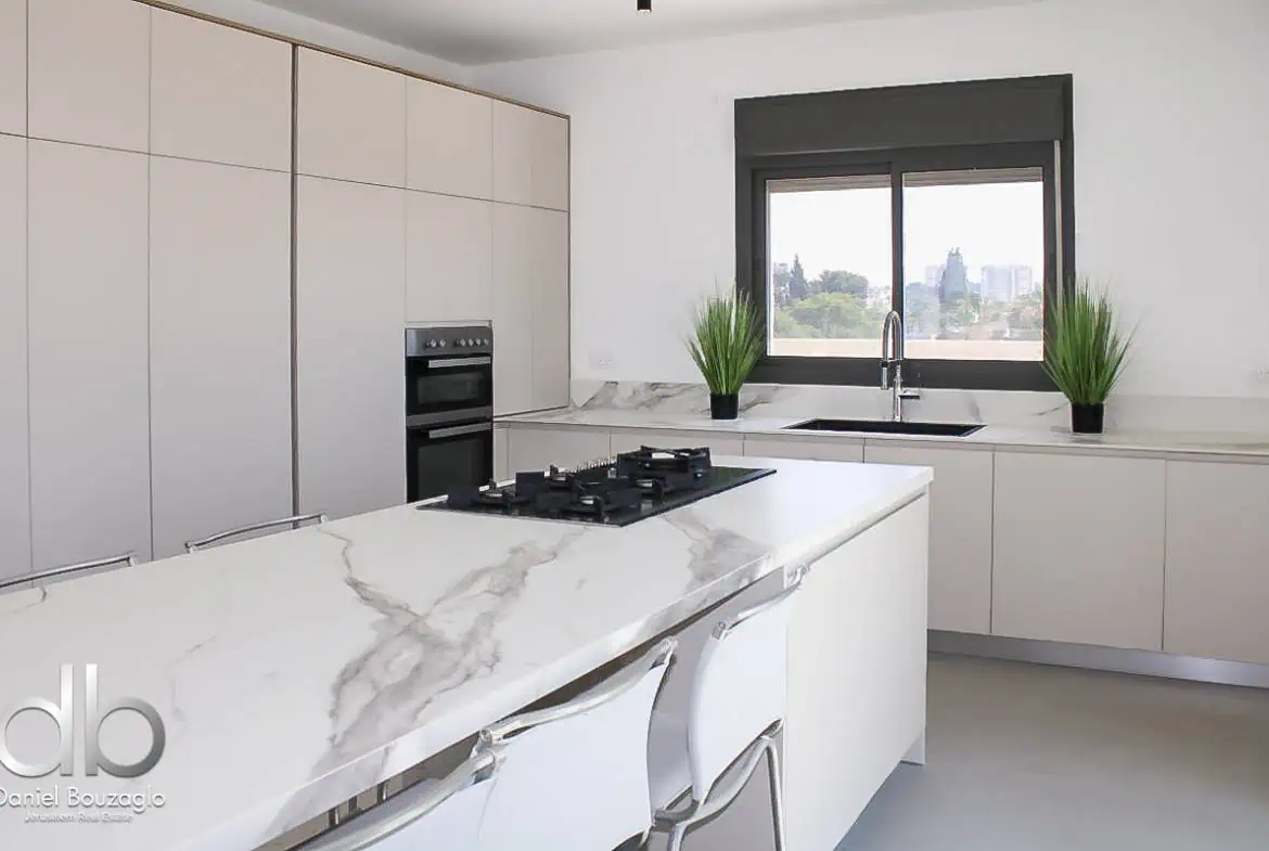 Walter Abeles penthouse Arnona edge baka