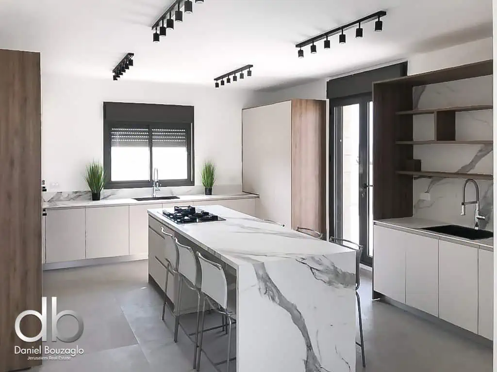 Walter Abeles penthouse Arnona edge baka