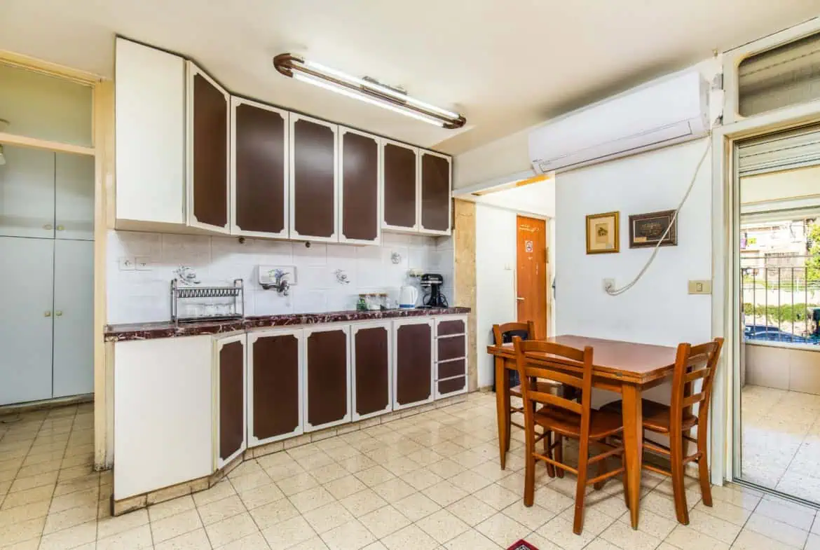 דירה למכירה ברחוב דב רוזנשטיין שכונת פת ירושלים פינוי בינוי